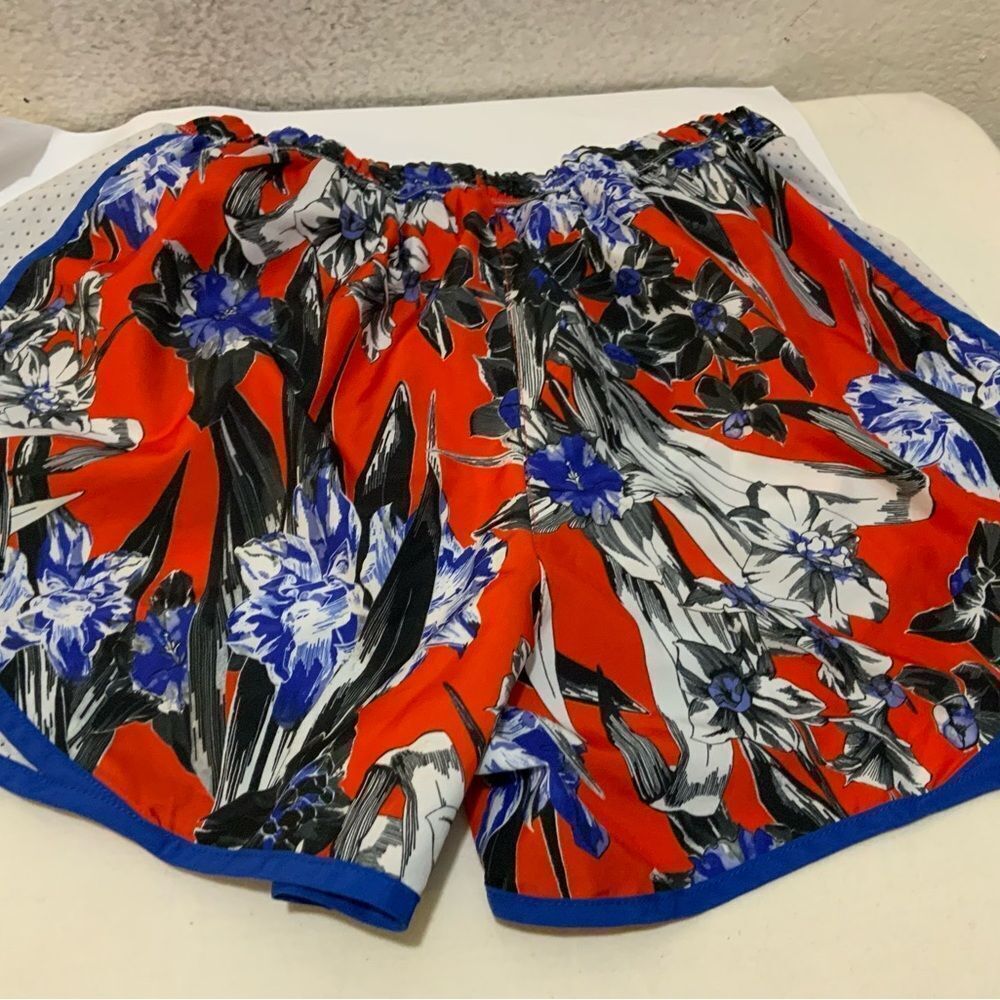 Nike Hyper Femme Floral Tempo Running Shorts Size S - Picture 7 of 9